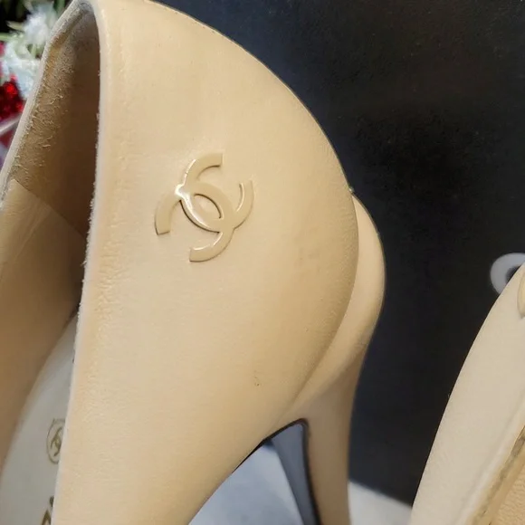 CHANEL platform pumps (sz EU 40 - US 9.5)